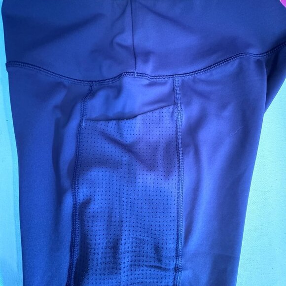 Ray Pose Purple Capri Yoga Pants/Leggings - Small - Picture 5 of 6